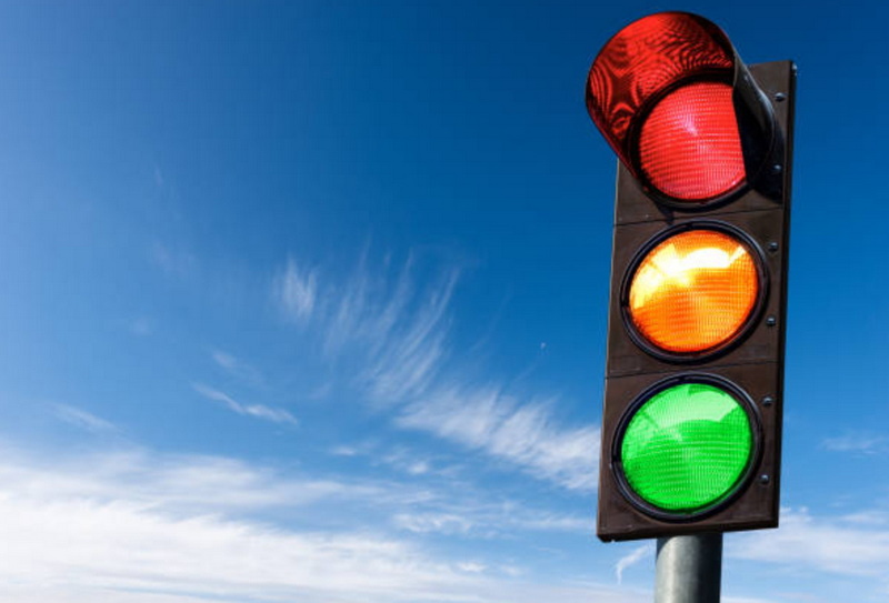 Why Do Traffic Signal Indicators Blink at Night Why Do Traffic Signal Indicators Blink at Night