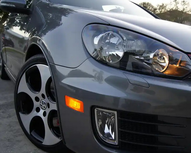 Is It Normal for The Turn Signal Light To Activate with The Headlights