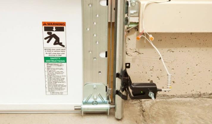 Comment régler le capteur de tension sur la porte du garage 2