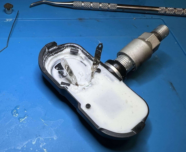 How To Change Tire Pressure Sensor_1