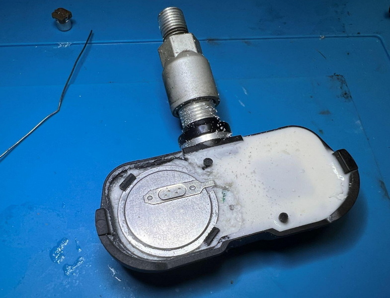 How To Change Tire Pressure Sensor_3